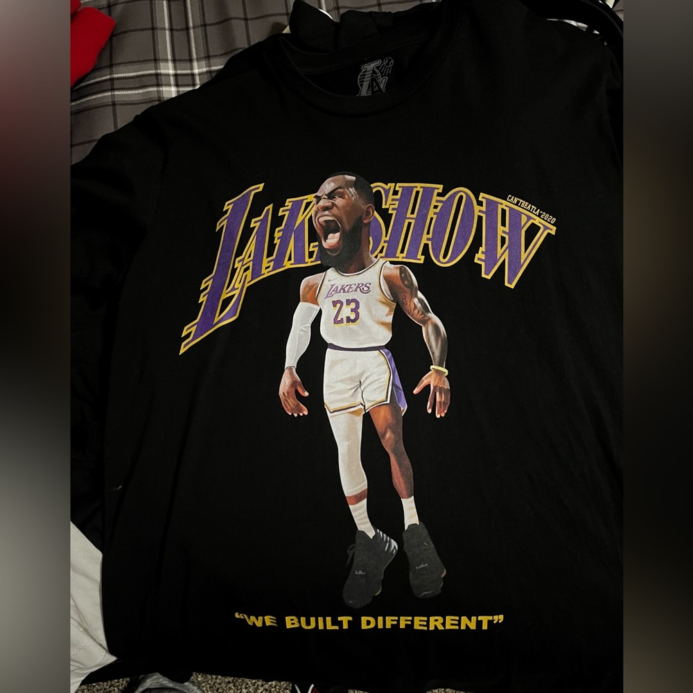 CANT BEAT LA Lebron Tee